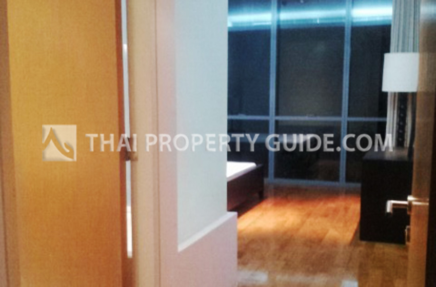 Condominium in Sukhumvit : Domus Condo Suk 16 