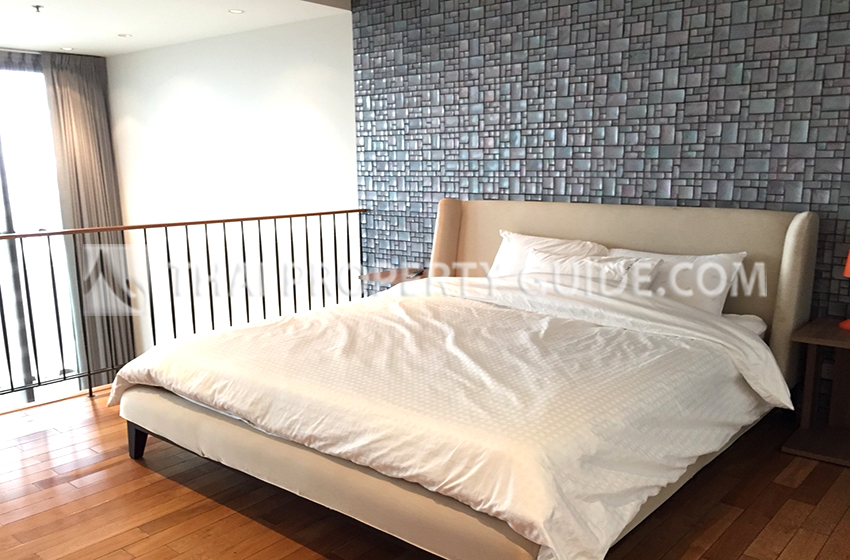 Condominium in Sukhumvit : The Emporio Place 