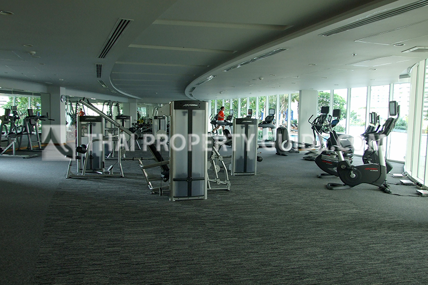 Condominium in Sukhumvit : Millennium Residence 