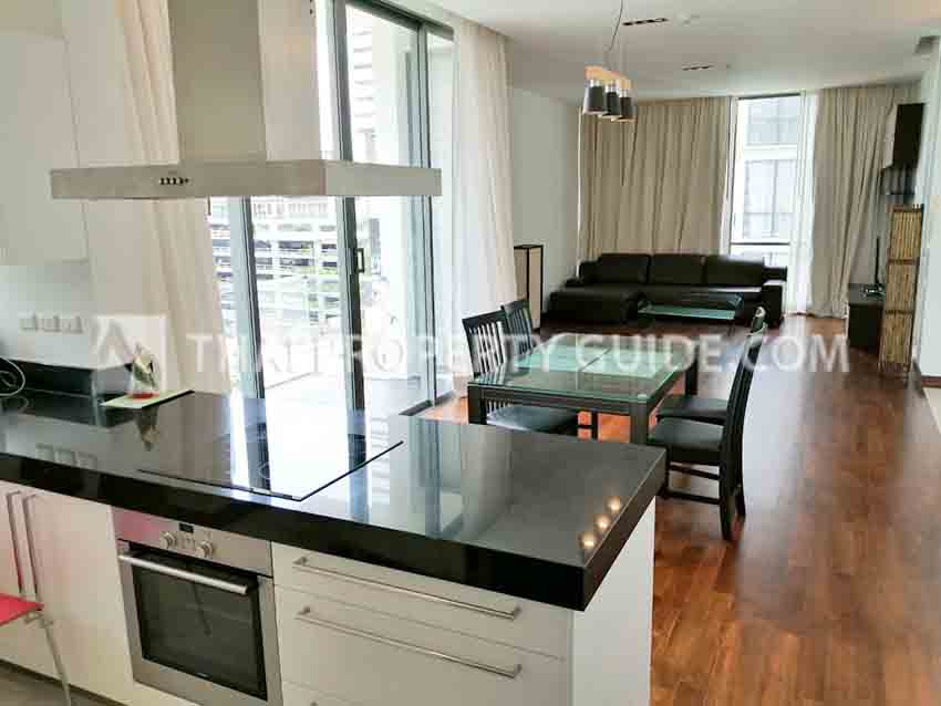 Condominium in Sukhumvit : Domus Condo Suk 16 