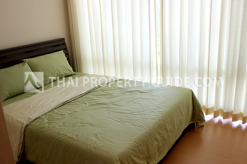 Condominium in Sukhumvit : FullerTon Condominium 