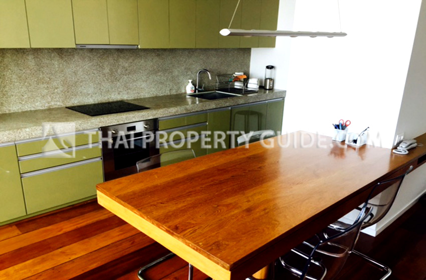 Condominium in Sukhumvit : Millennium Residence 
