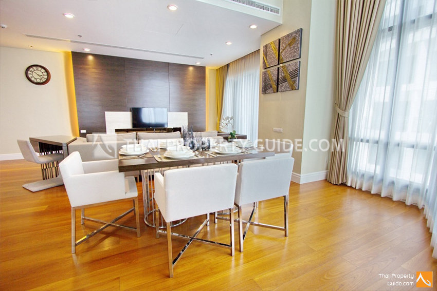 Condominium in Sukhumvit : Bright Sukhumvit 24 