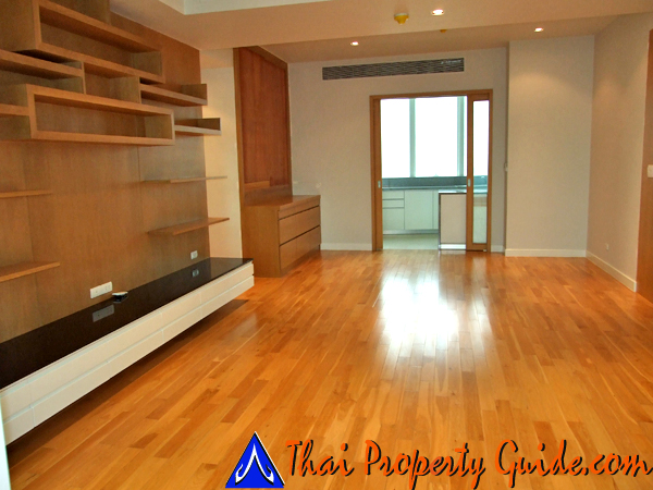 Condominium in Sukhumvit : Millennium Residence 