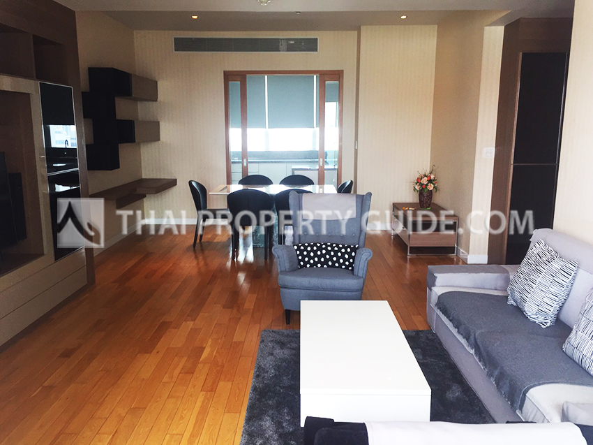 Condominium in Sukhumvit : Millennium Residence 