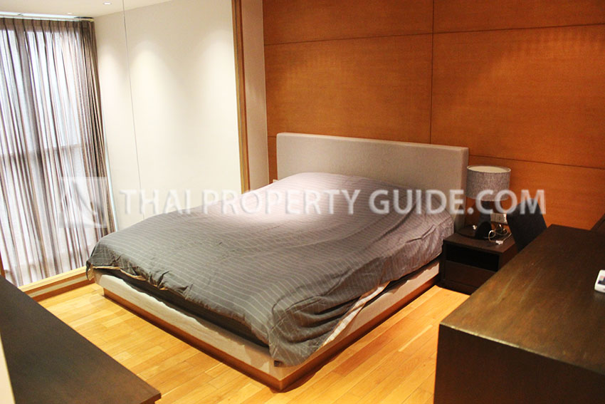 Condominium in Sukhumvit : The Emporio Place 