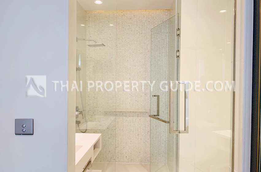 Condominium in Sukhumvit : Vittorio Condominium at Sukhumvit 39 