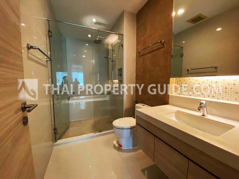 Condominium in Sukhumvit : Bright Sukhumvit 24 
