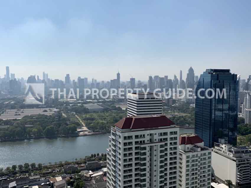 Condominium in Sukhumvit : Millennium Residence 