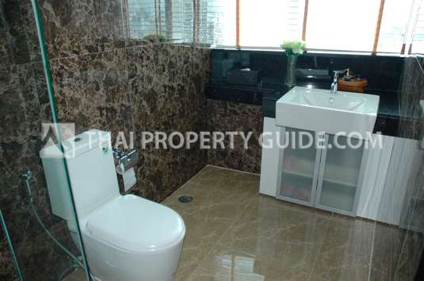 Condominium in Sukhumvit : Millennium Residence 