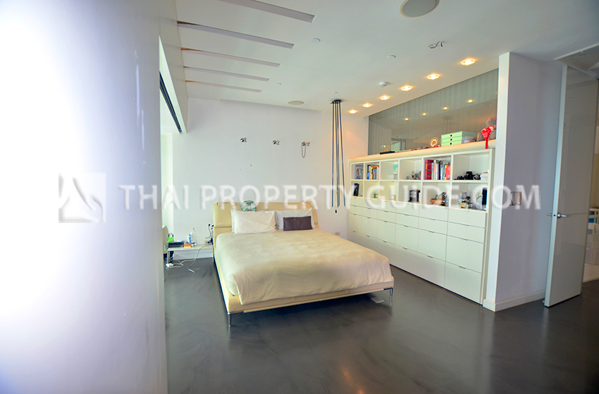 Condominium in Sukhumvit : Le Raffine 39 