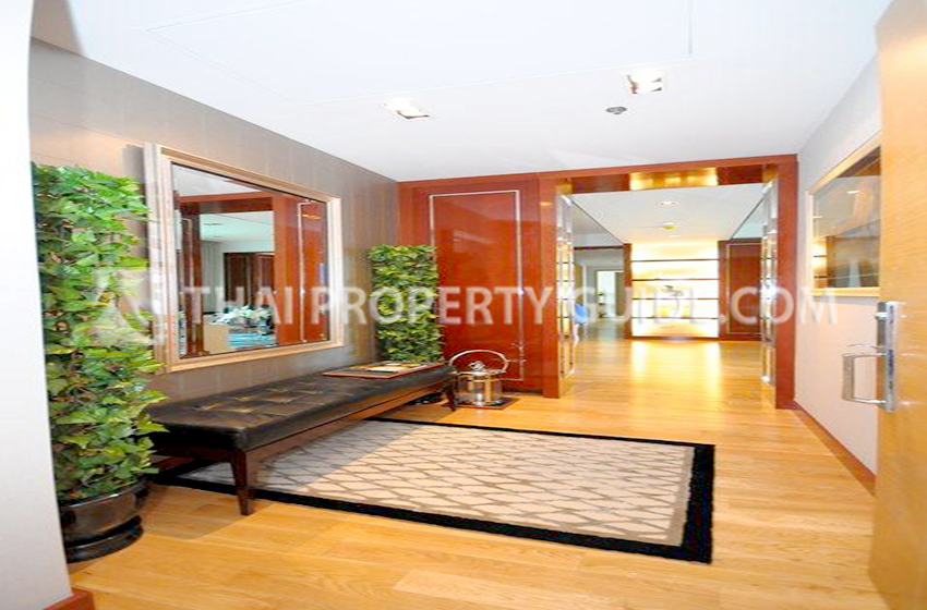 Condominium in Sukhumvit : Millennium Residence 