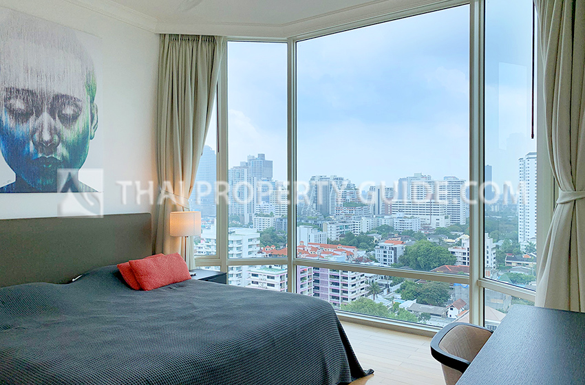Condominium in Sukhumvit : Royce Private Residences 