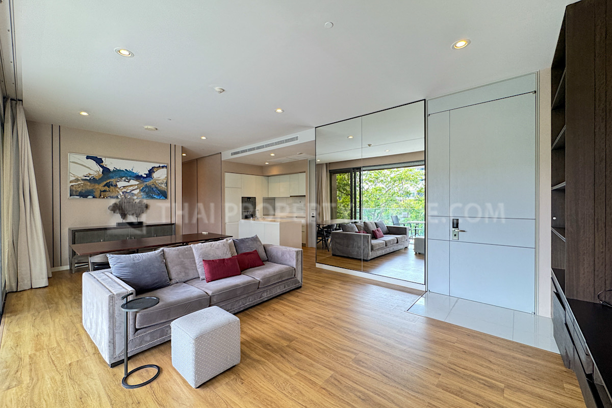 Condominium in Sukhumvit : Vittorio Condominium at Sukhumvit 39 