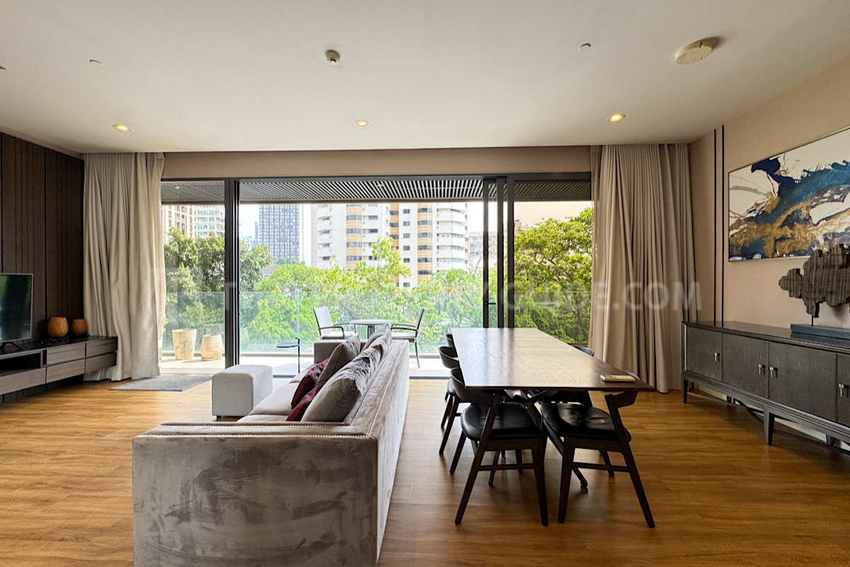 Condominium in Sukhumvit : Vittorio Condominium at Sukhumvit 39 