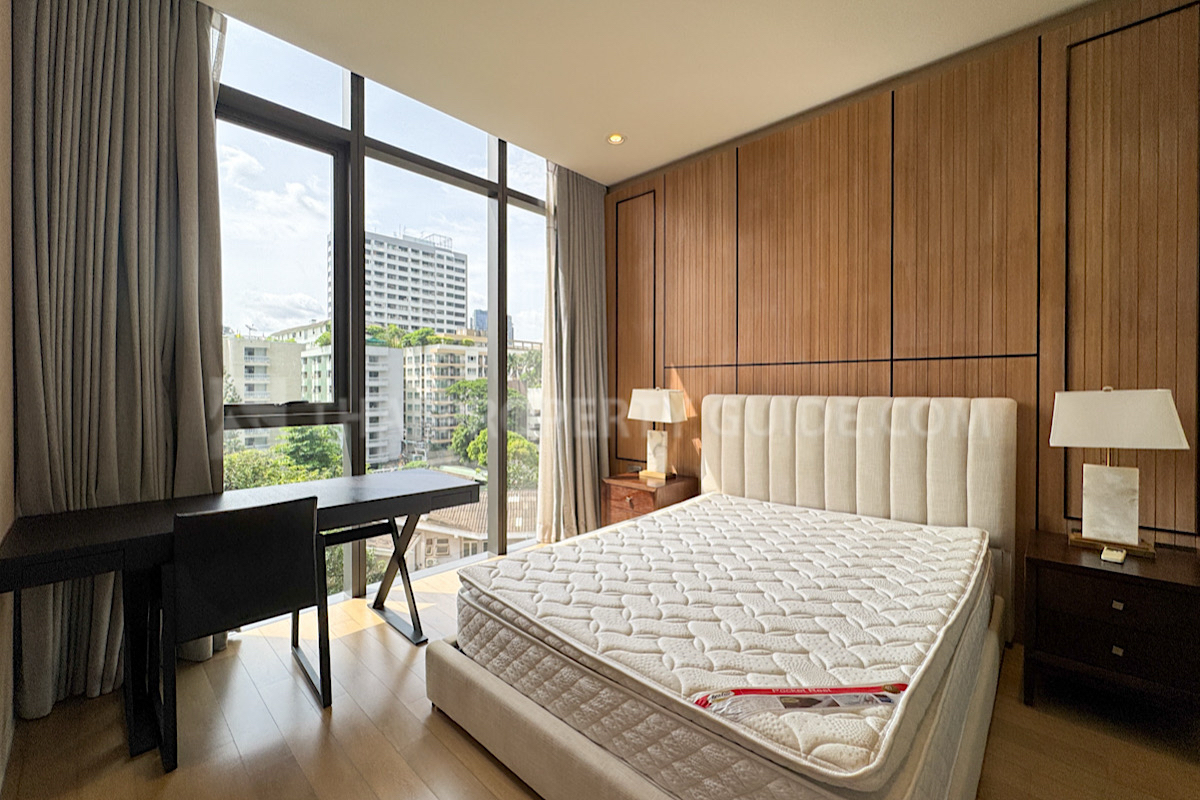 Condominium in Sukhumvit : Vittorio Condominium at Sukhumvit 39 