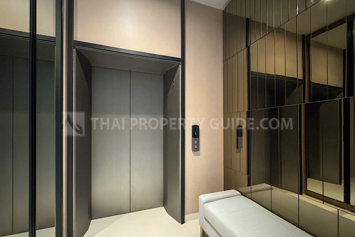 Condominium in Sukhumvit : Vittorio Condominium at Sukhumvit 39 