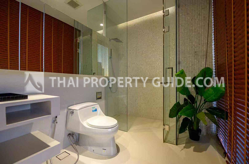 Condominium in Sukhumvit : Vittorio Condominium at Sukhumvit 39 