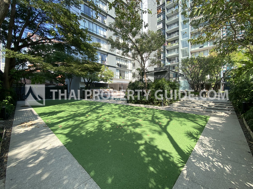 Condominium in Sukhumvit : Domus Condo Suk 16 