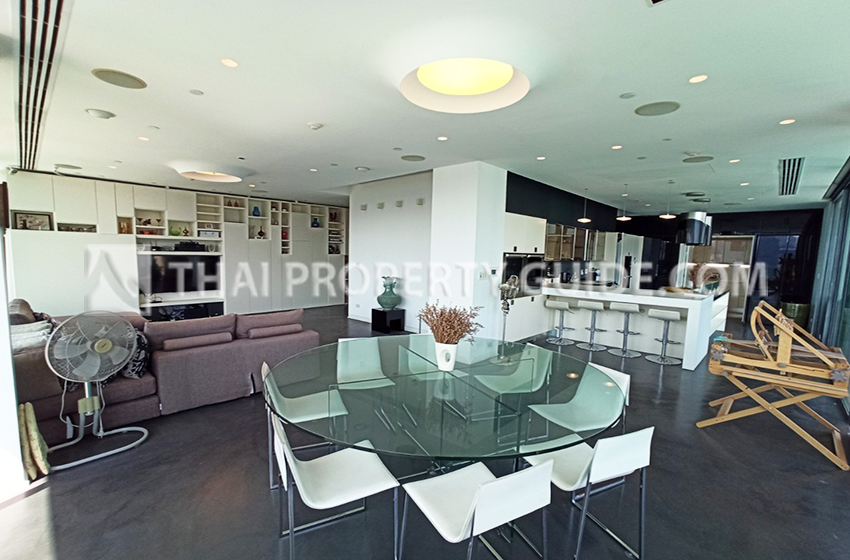 Condominium in Sukhumvit : Le Raffine 39 
