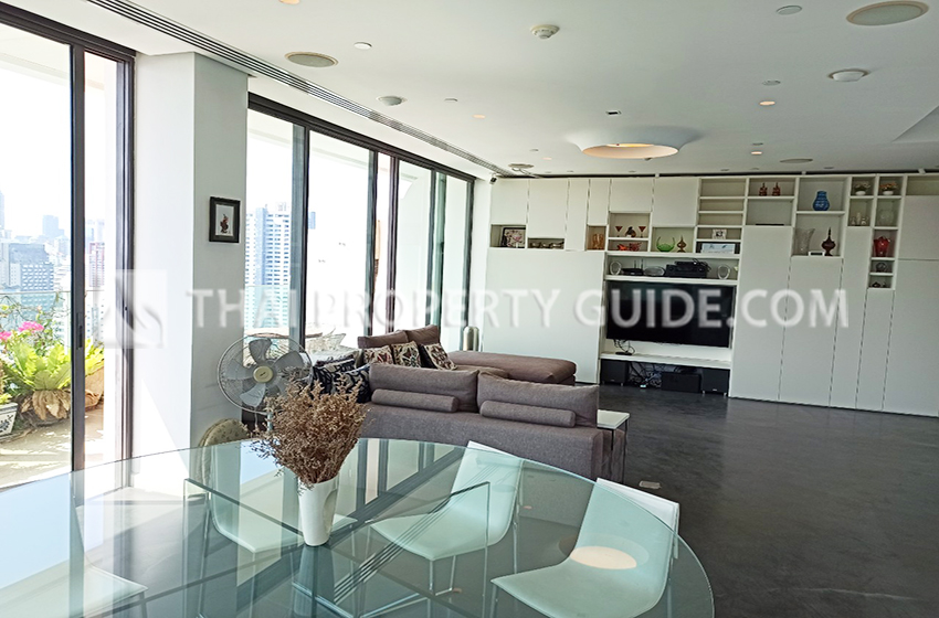 Condominium in Sukhumvit : Le Raffine 39 