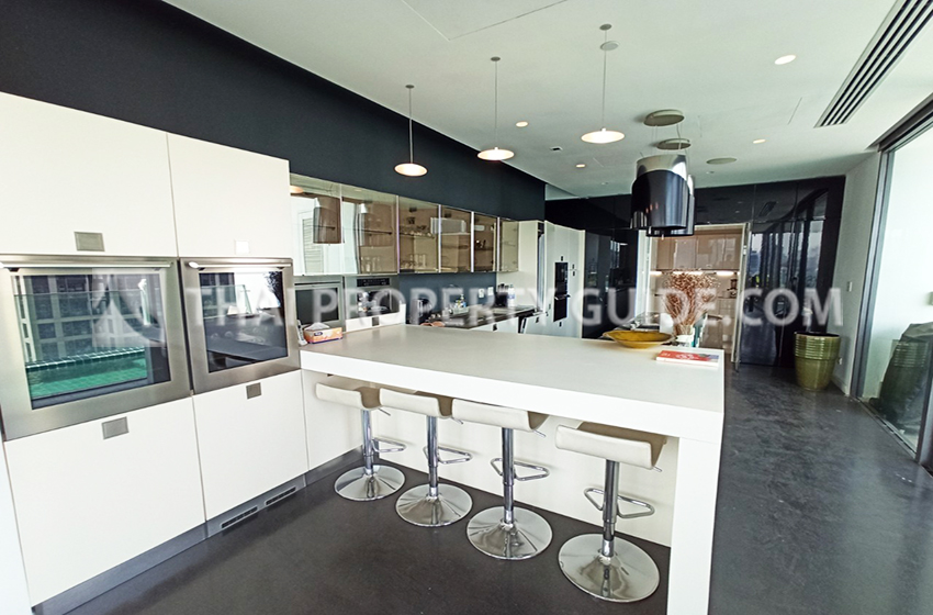 Condominium in Sukhumvit : Le Raffine 39 