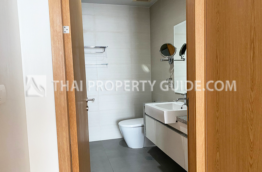 Condominium in Sukhumvit : Millennium Residence 