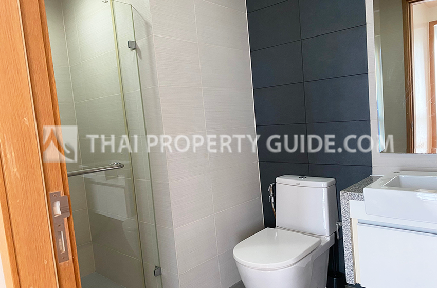 Condominium in Sukhumvit : Millennium Residence 