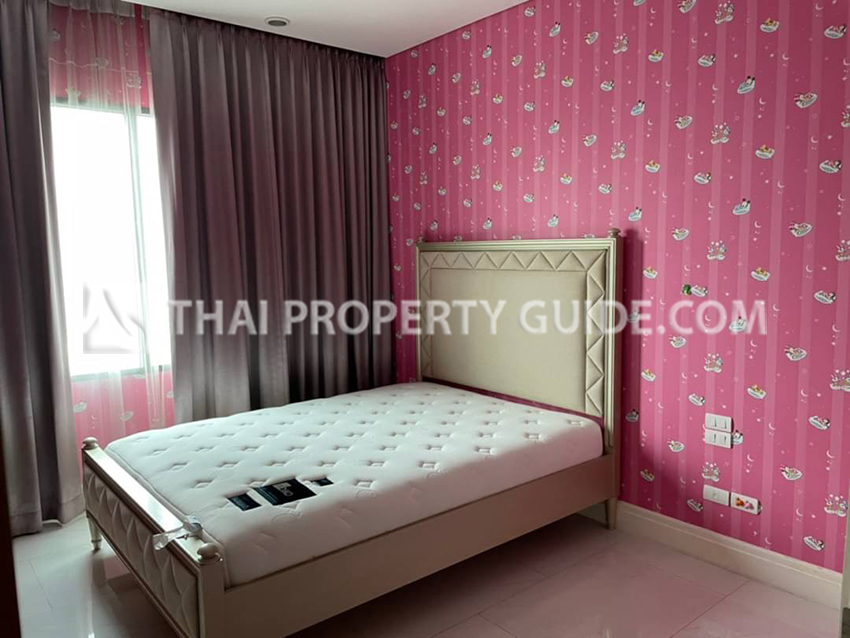 Condominium in Sukhumvit : Bright Sukhumvit 24 