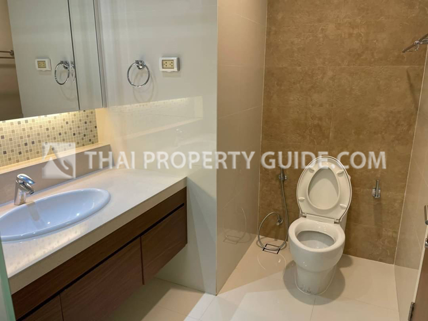 Condominium in Sukhumvit : Bright Sukhumvit 24 
