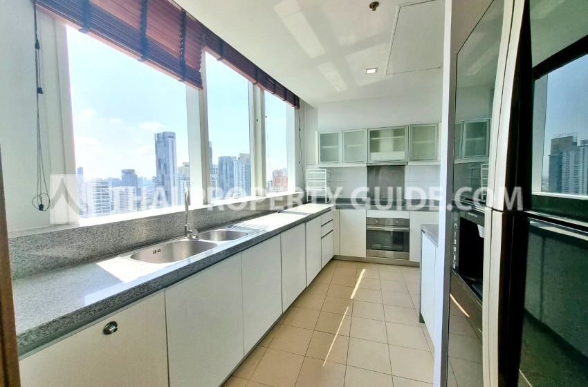 Condominium in Sukhumvit : Millennium Residence 