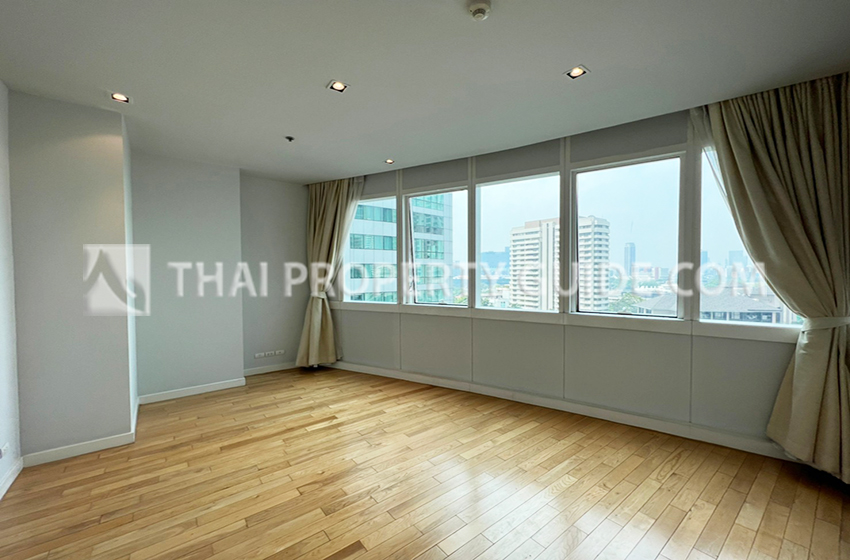 Condominium in Sukhumvit : Millennium Residence 