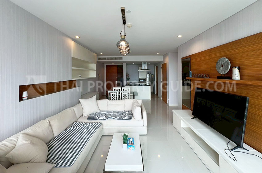 Condominium in Sukhumvit : FullerTon Condominium 