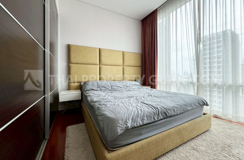 Condominium in Sukhumvit : FullerTon Condominium 