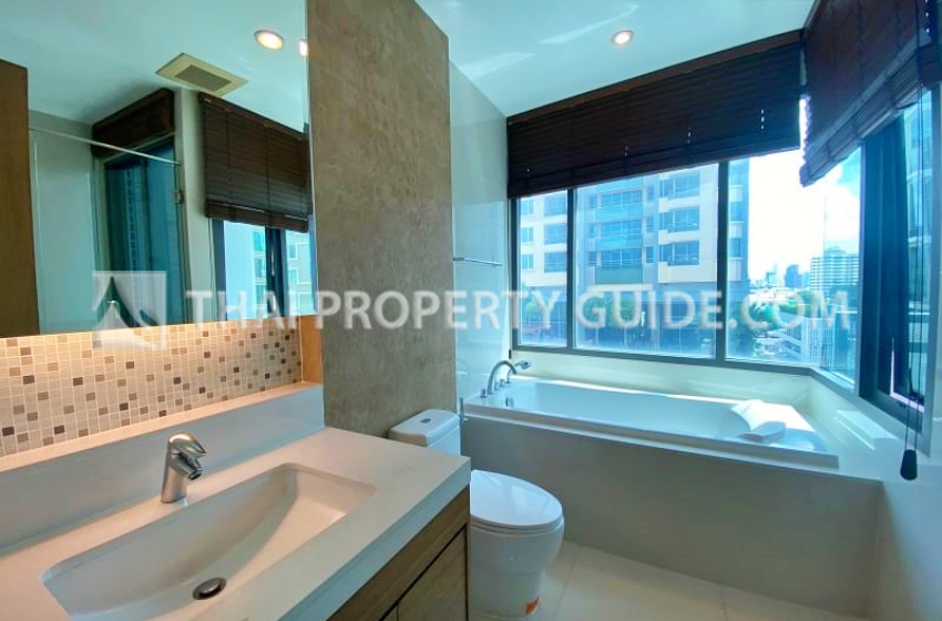 Condominium in Sukhumvit : Bright Sukhumvit 24 