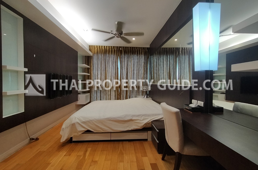 Condominium in Sukhumvit : Millennium Residence 