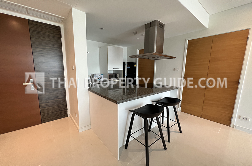 Condominium in Sukhumvit : FullerTon Condominium 