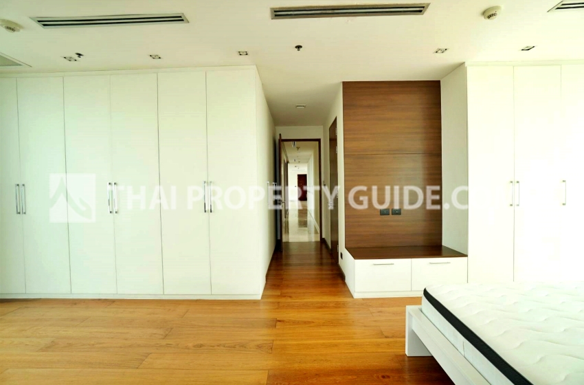 Condominium in Sukhumvit : Millennium Residence 