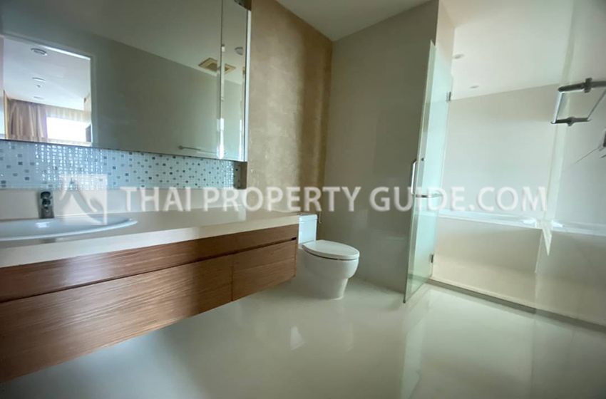 Condominium in Sukhumvit : Bright Sukhumvit 24 
