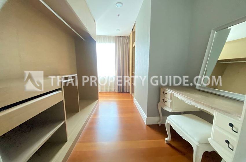 Condominium in Sukhumvit : Bright Sukhumvit 24 