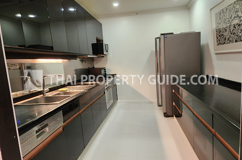 Condominium in Sukhumvit : Millennium Residence 