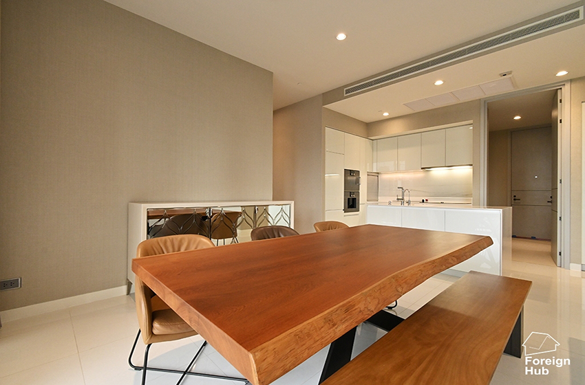Condominium in Sukhumvit : Vittorio Condominium at Sukhumvit 39 