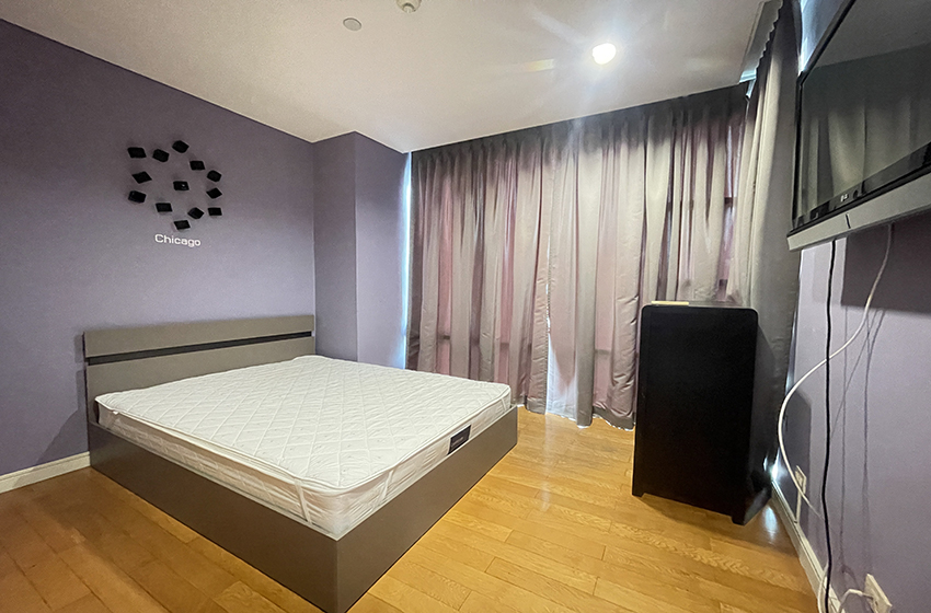 Condominium in Sukhumvit : FullerTon Condominium 