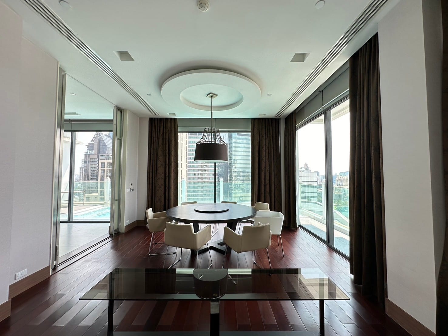 Condominium in Sukhumvit : Le Raffine 39 