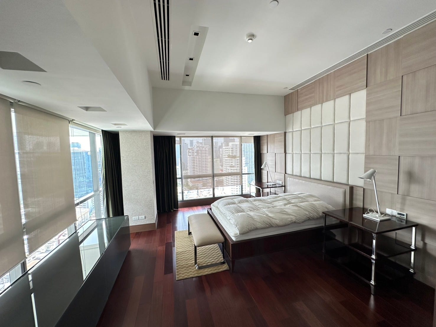 Condominium in Sukhumvit : Le Raffine 39 