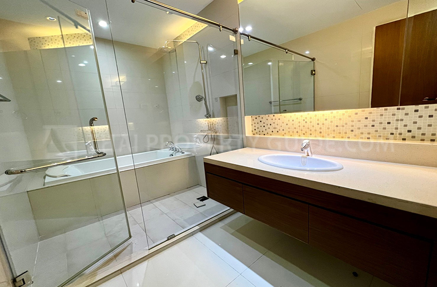 Condominium in Sukhumvit : Bright Sukhumvit 24 