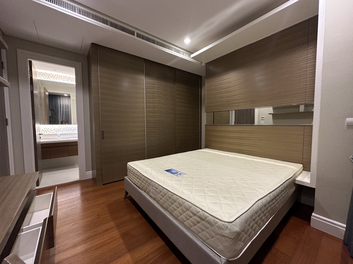 Condominium in Sukhumvit : Bright Sukhumvit 24 