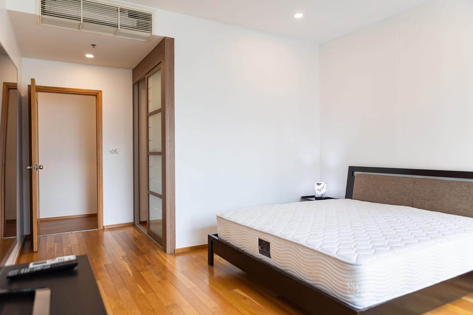 Condominium in Sukhumvit : The Emporio Place 