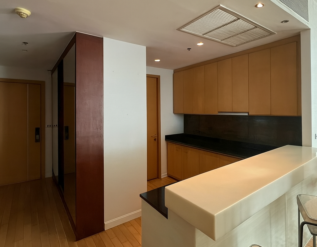 Condominium in Sukhumvit : Millennium Residence 