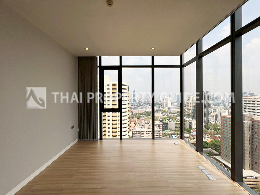 Condominium in Sukhumvit : Vittorio Condominium at Sukhumvit 39 